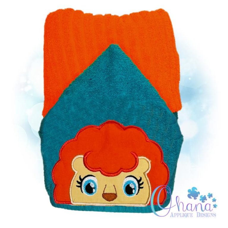 Lion Peeker Embroidery Design